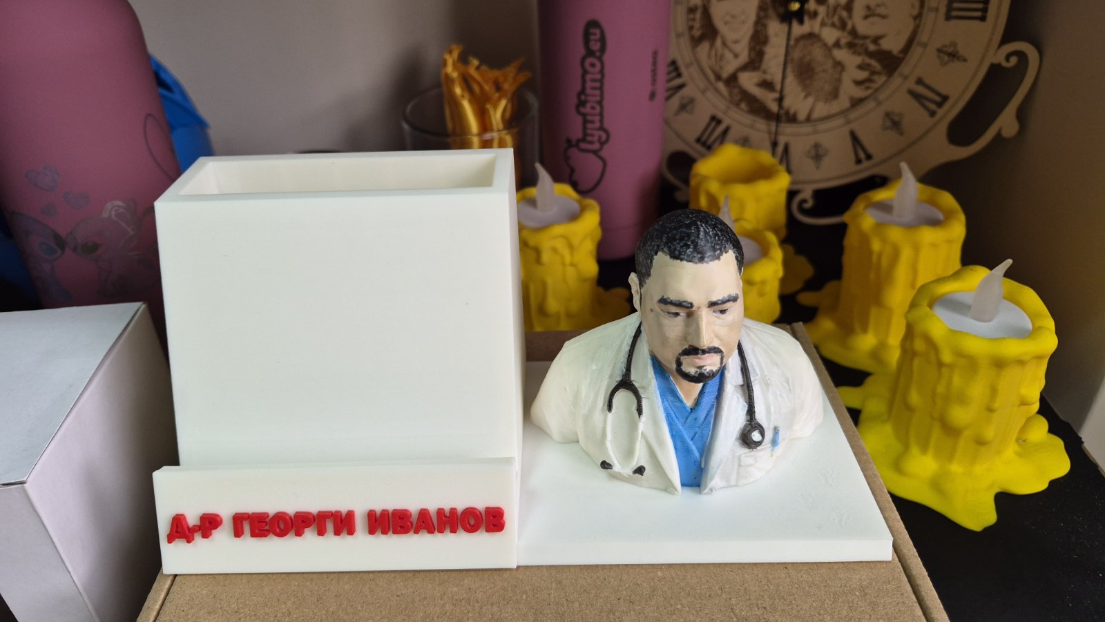 Персонализиран Органайзер за Бюро с 3d Фигурка по Снимка – Оригинален Подарък